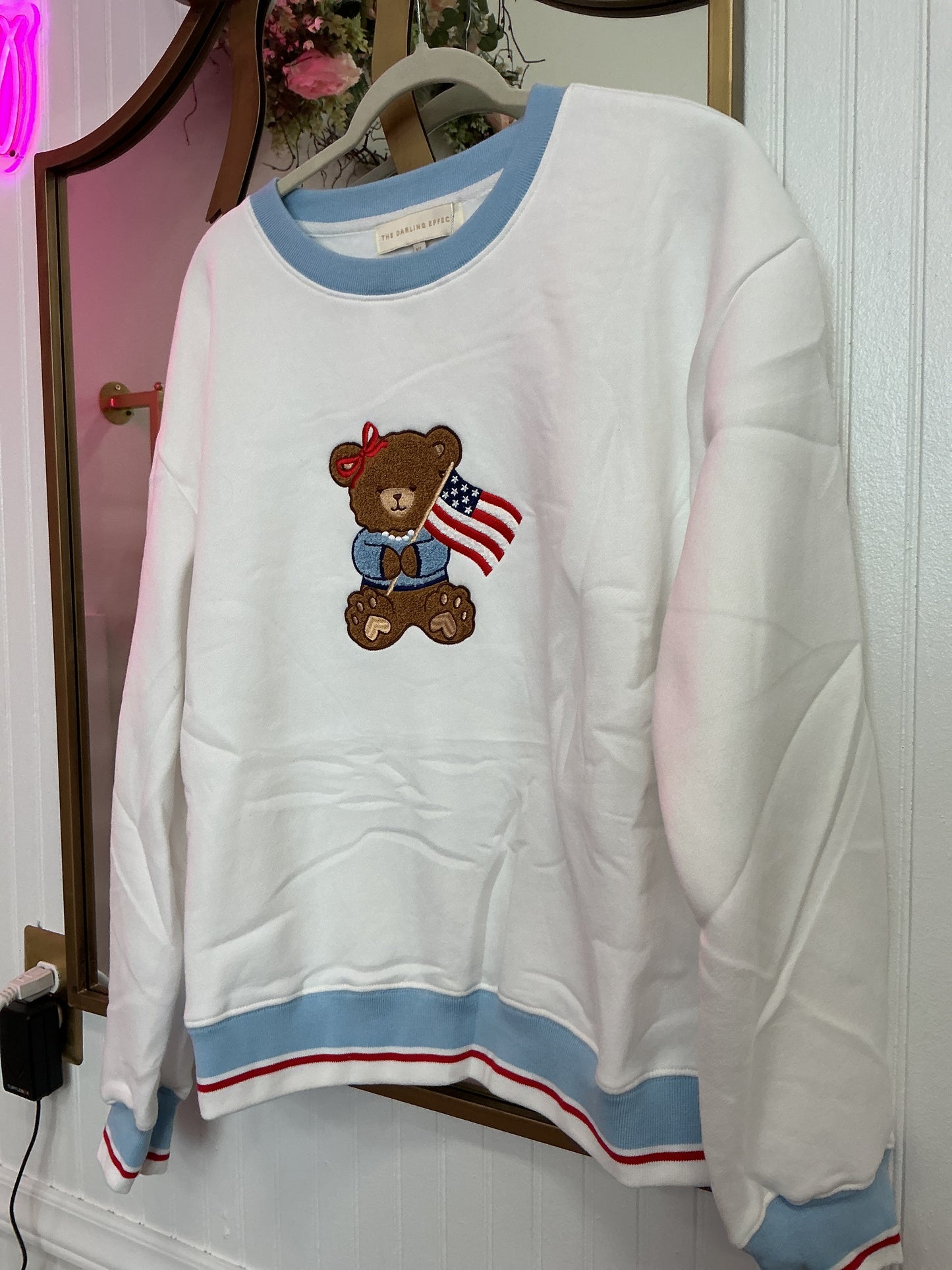 Patriotic bear flag crew-neck