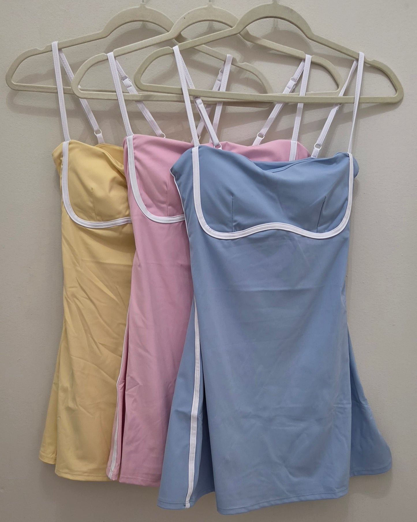 Contrast Trim Tennis Dress w/Built-In Shorts