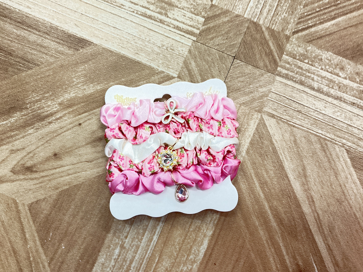 Scrunchie- oh so fancy pink