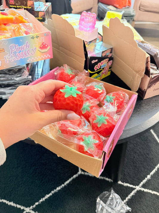 Strawberry Squishyโs ๐