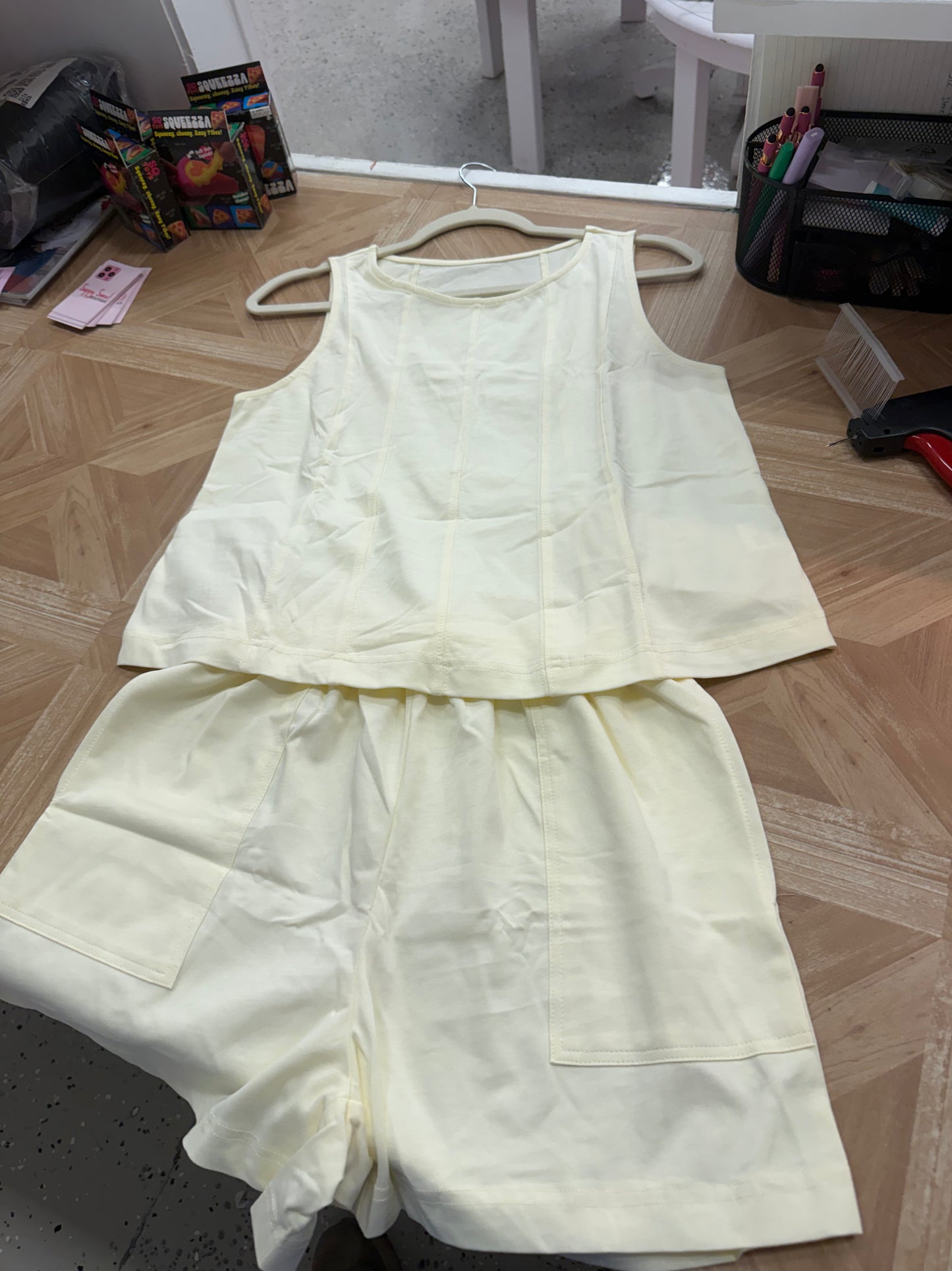 Cream set!