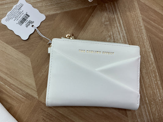 Darling effect white wallet ￼