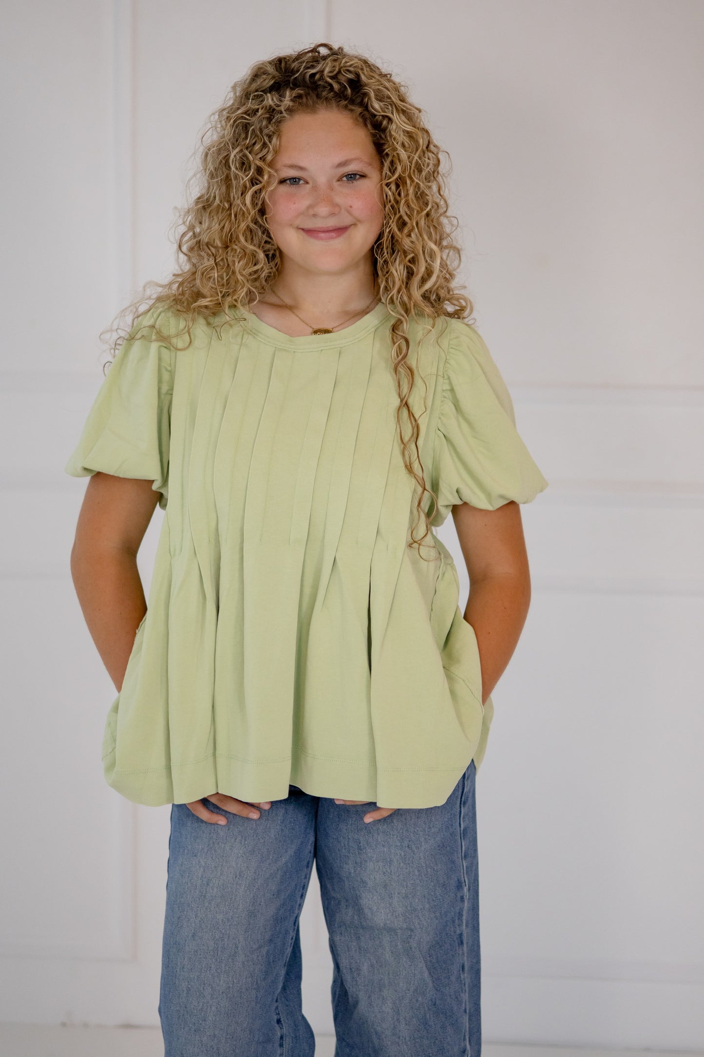 Settling saige tailored tee