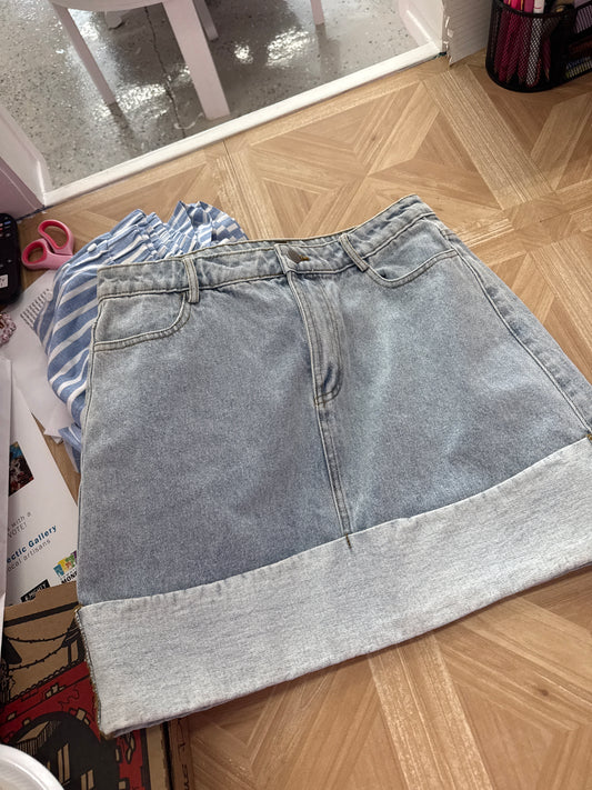 Cuffed jean skirt ￼
