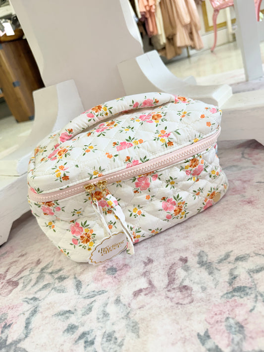 Glam & Go Quilted Cosmetic Bag - Endless Daydream Cream