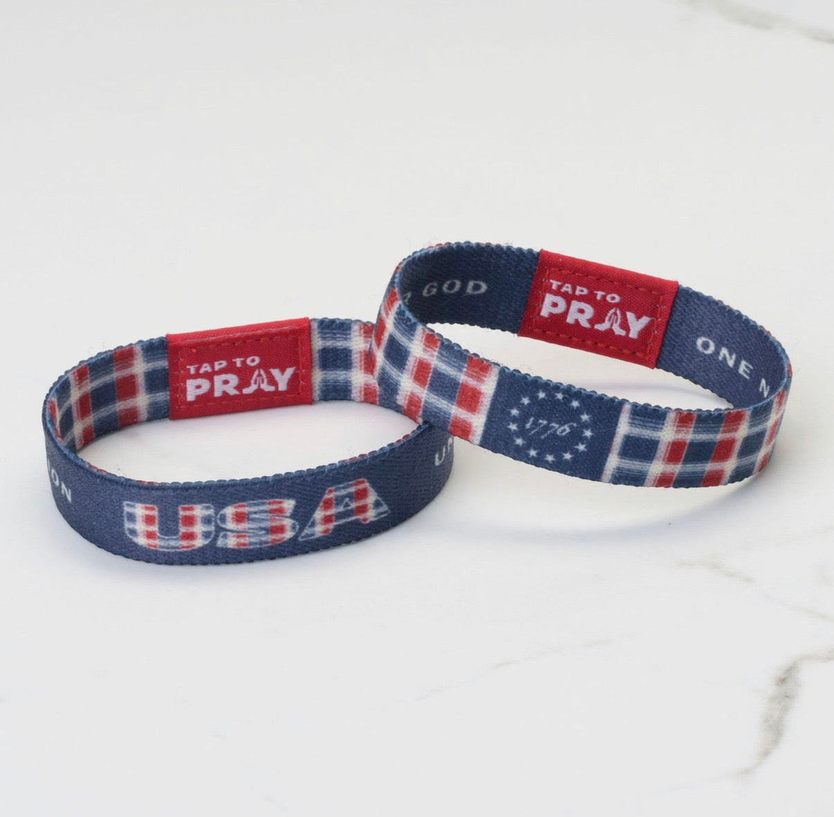 USA gingham tap to pray