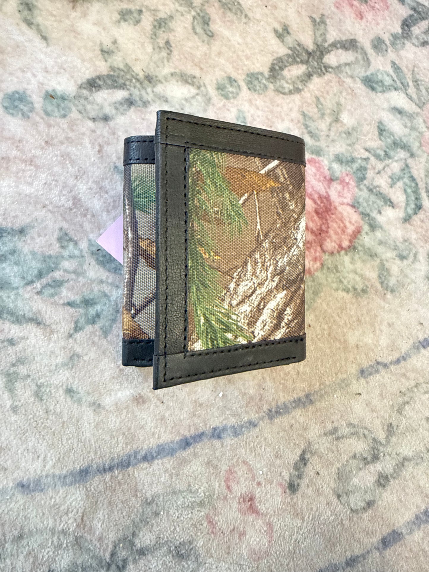 Black line trifold wallet