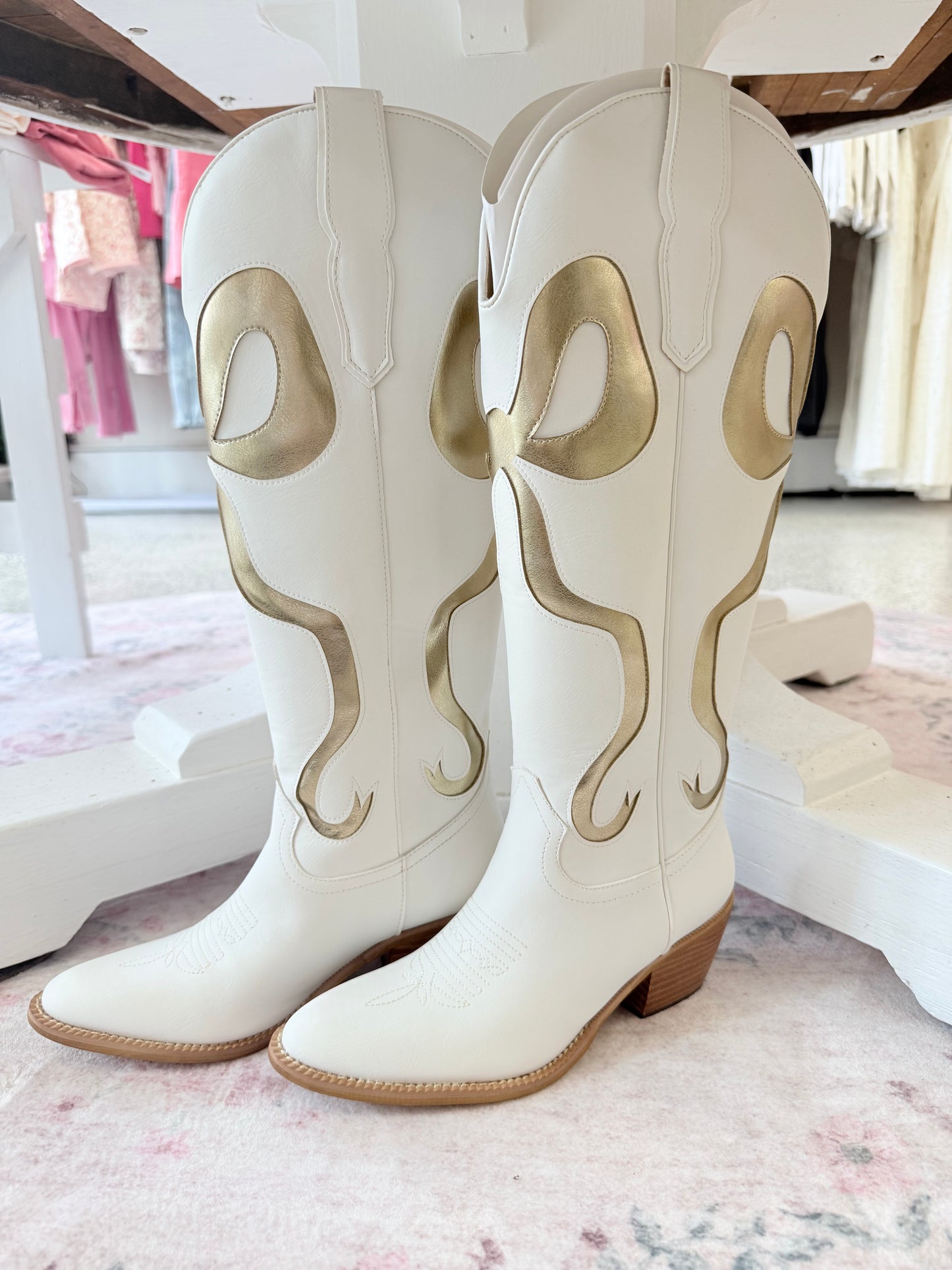 Bow-tastic Gold Boots!