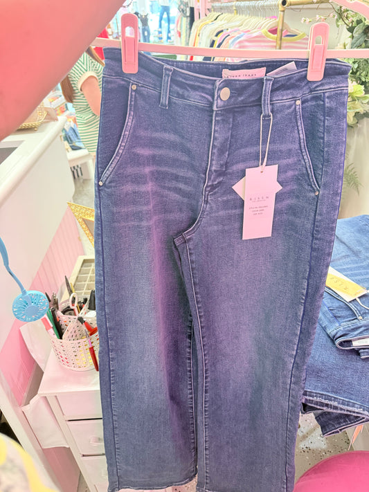 Dark wash risen jeans!